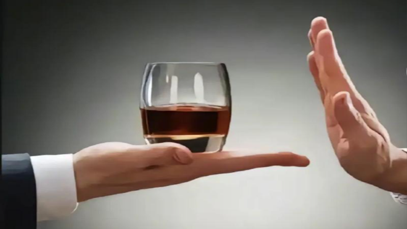 “戒酒芯片”植入后的五个月：如何在“无酒的日子里”建立新的生活结构与心理状态